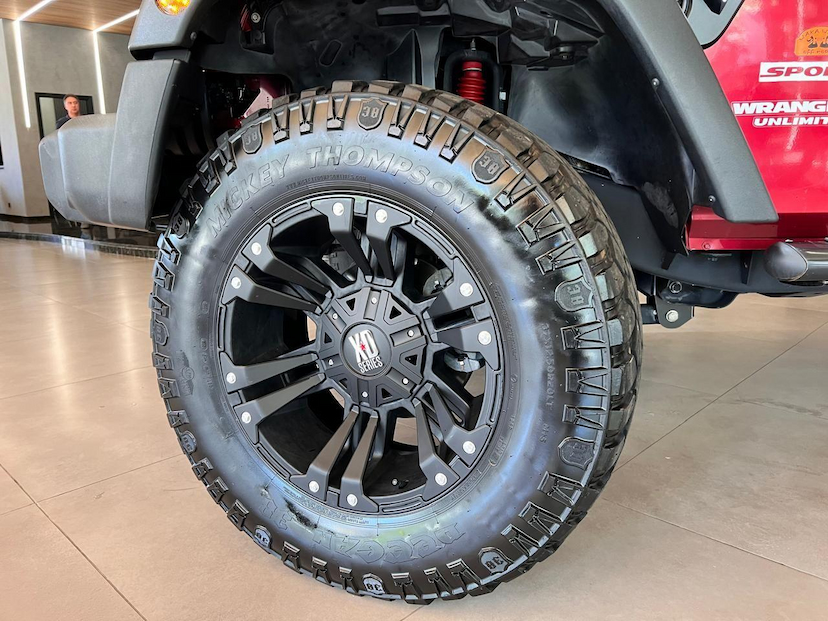 Foto do veículo JEEP WRANGLER  ULT 3.6L 2012 50.396 KM 240.000,00