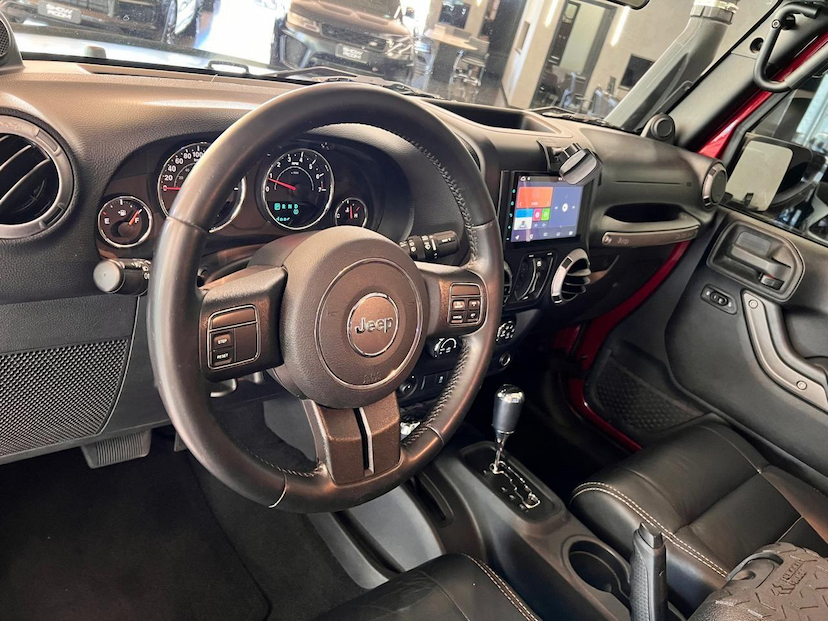 Foto do veículo JEEP WRANGLER  ULT 3.6L 2012 50.396 KM 240.000,00