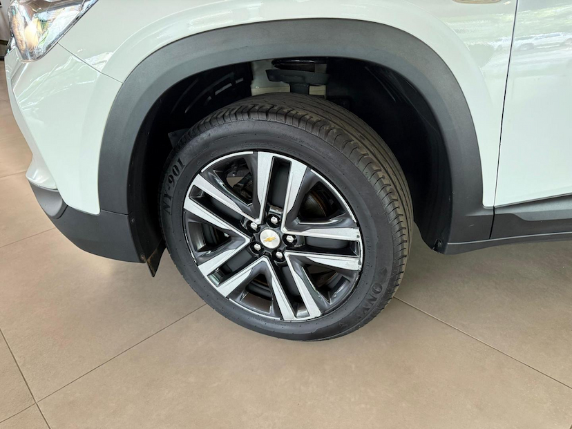 Foto do veículo CHEVROLET TRACKER  T A LT 2024 52.065 KM 100.000,00