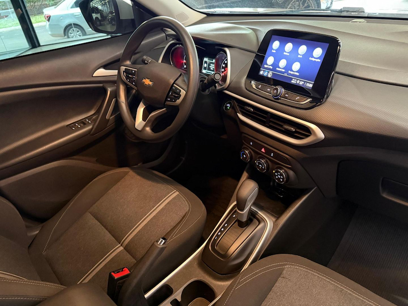 Foto do veículo CHEVROLET TRACKER  T A LT 2024 52.065 KM 100.000,00