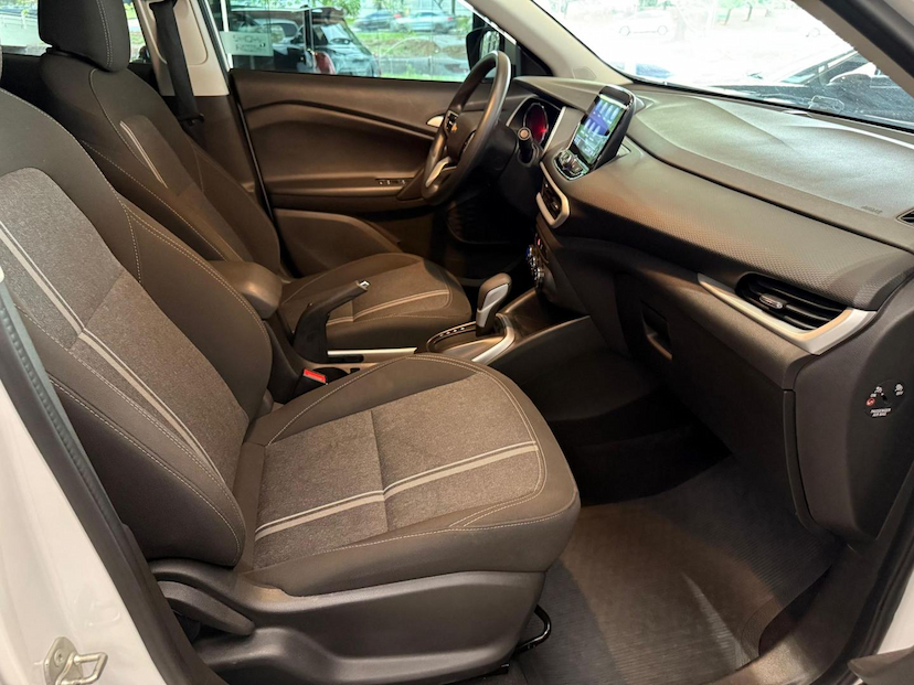 Foto do veículo CHEVROLET TRACKER  T A LT 2024 52.065 KM 100.000,00