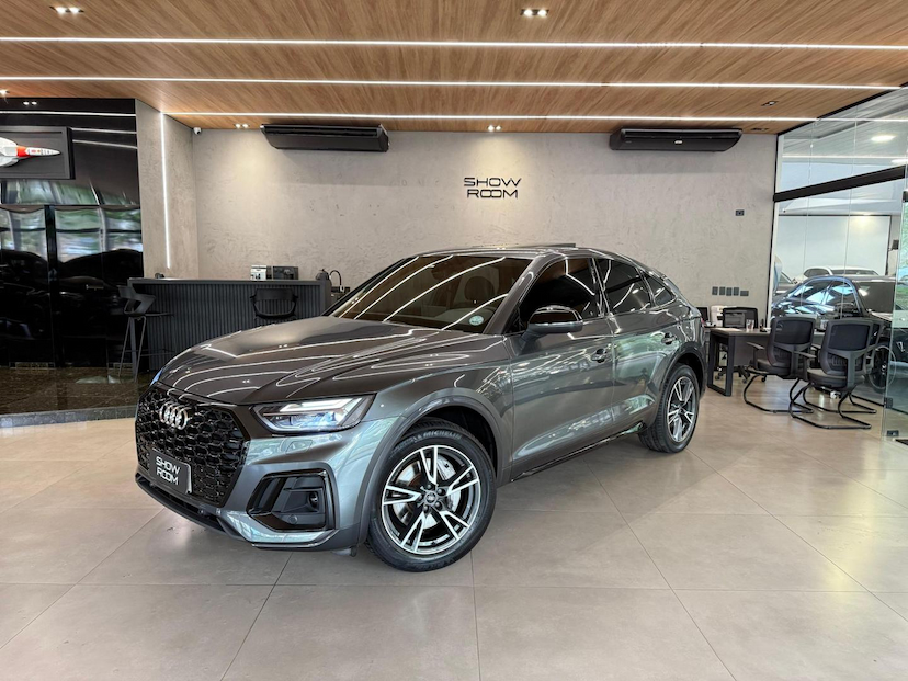 Foto do veículo AUDI Q5  SB P-HIBRIDO 2023 22.500 KM 300.000,00