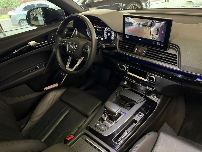 Foto do veículo AUDI Q5  SB P-HIBRIDO 2023 22.500 KM 300.000,00