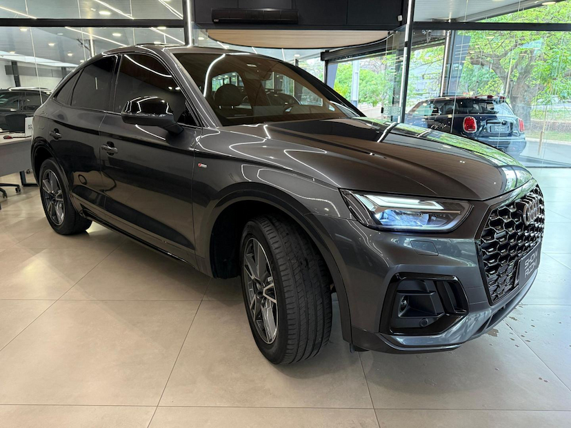 Foto do veículo AUDI Q5  SB P-HIBRIDO 2023 22.500 KM 300.000,00