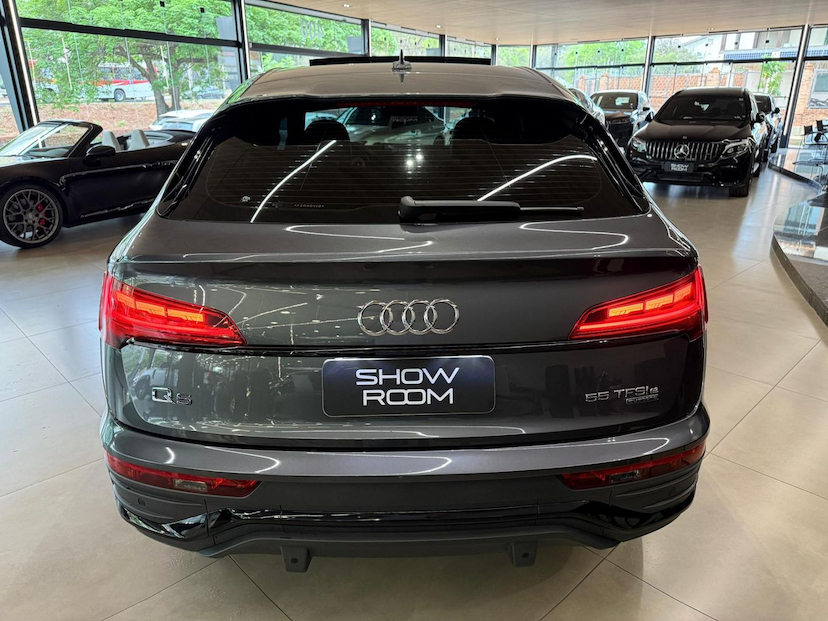 Foto do veículo AUDI Q5  SB P-HIBRIDO 2023 22.500 KM 300.000,00