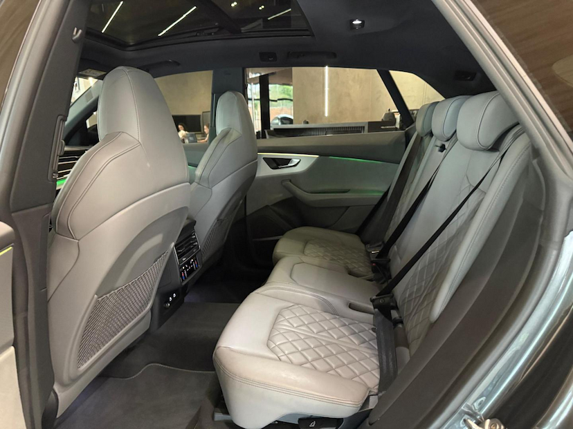 Foto do veículo AUDI Q8  SB HIBRIDO 2025 12.087 KM 630.000,00