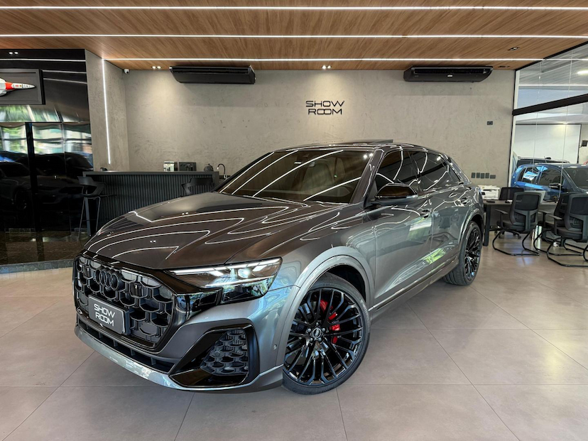 Foto do veículo AUDI Q8  SB HIBRIDO 2025 12.087 KM 630.000,00
