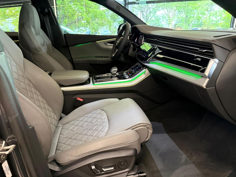 Foto do veículo AUDI Q8  SB HIBRIDO 2025 12.087 KM 630.000,00