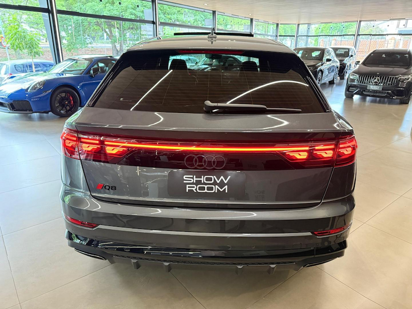 Foto do veículo AUDI Q8  SB HIBRIDO 2025 12.087 KM 630.000,00