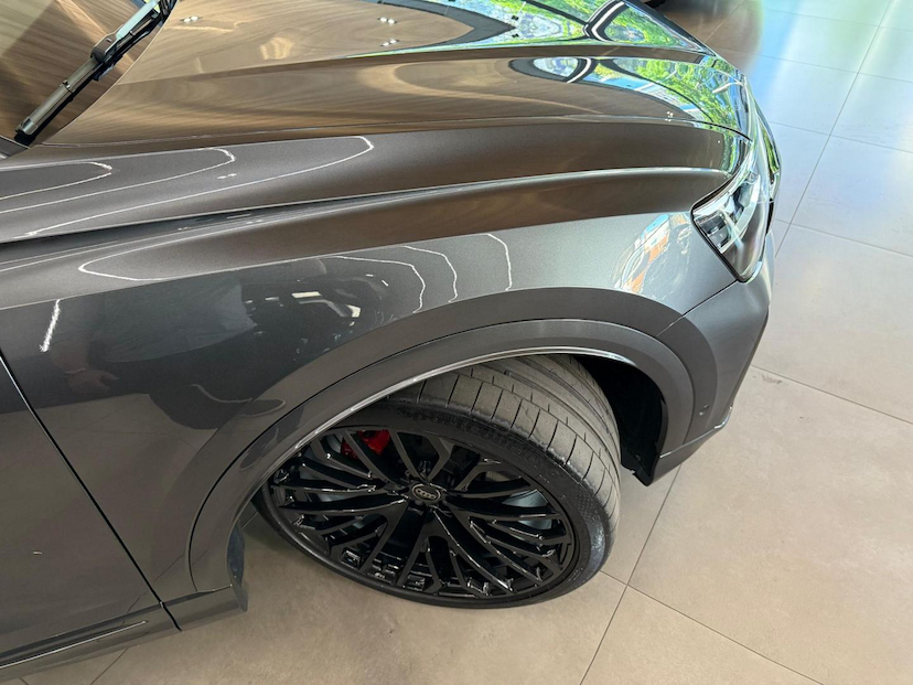 Foto do veículo AUDI Q8  SB HIBRIDO 2025 12.087 KM 630.000,00