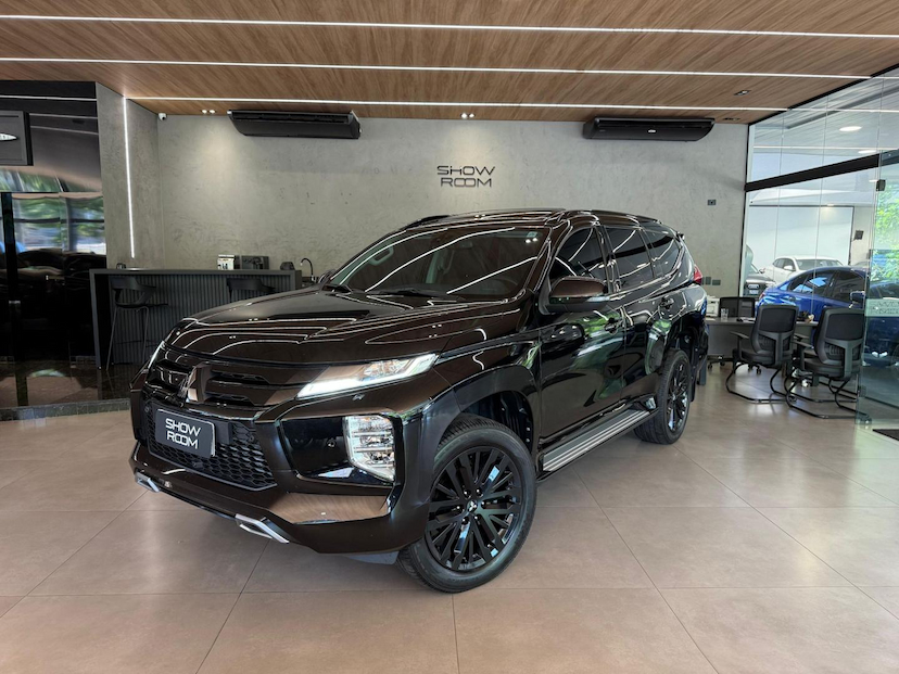 Foto do veículo MITSUBISHI PAJERO SPORT  HPE-S 2.4 4X4 DIESEL AUT. 2024 51.400 KM 347.000,00