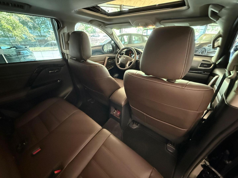 Foto do veículo MITSUBISHI PAJERO SPORT  HPE-S 2.4 4X4 DIESEL AUT. 2024 51.400 KM 347.000,00