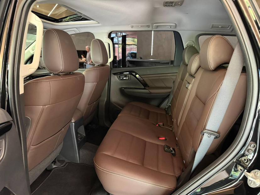 Foto do veículo MITSUBISHI PAJERO SPORT  HPE-S 2.4 4X4 DIESEL AUT. 2024 51.400 KM 347.000,00