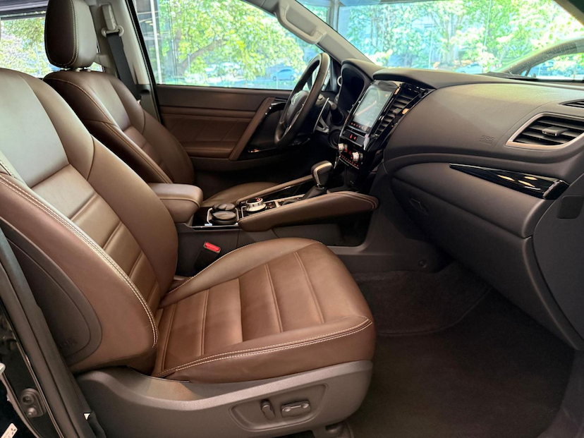 Foto do veículo MITSUBISHI PAJERO SPORT  HPE-S 2.4 4X4 DIESEL AUT. 2024 51.400 KM 347.000,00
