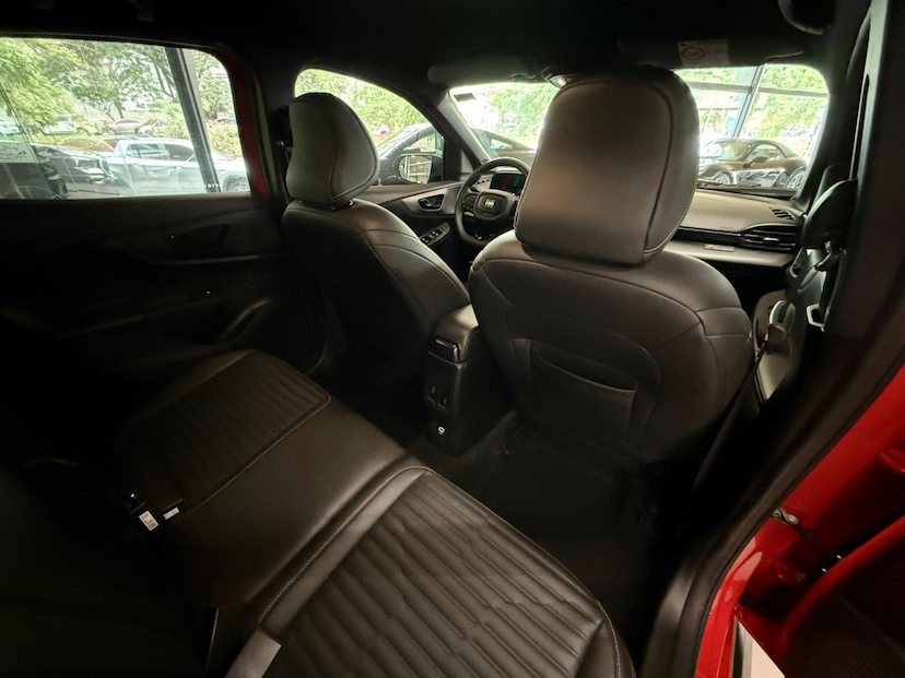Foto do veículo FIAT FASTBACK  TURBO 270 2023 24.500 KM 119.000,00