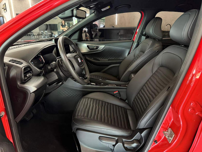 Foto do veículo FIAT FASTBACK  TURBO 270 2023 24.500 KM 119.000,00