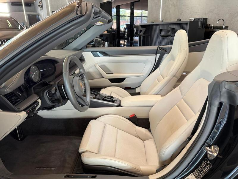 Foto do veículo PORSCHE 911  3.0 24V H6 GASOLINA CARRERA S PDK 2024 4.716 KM 1.000.000,00