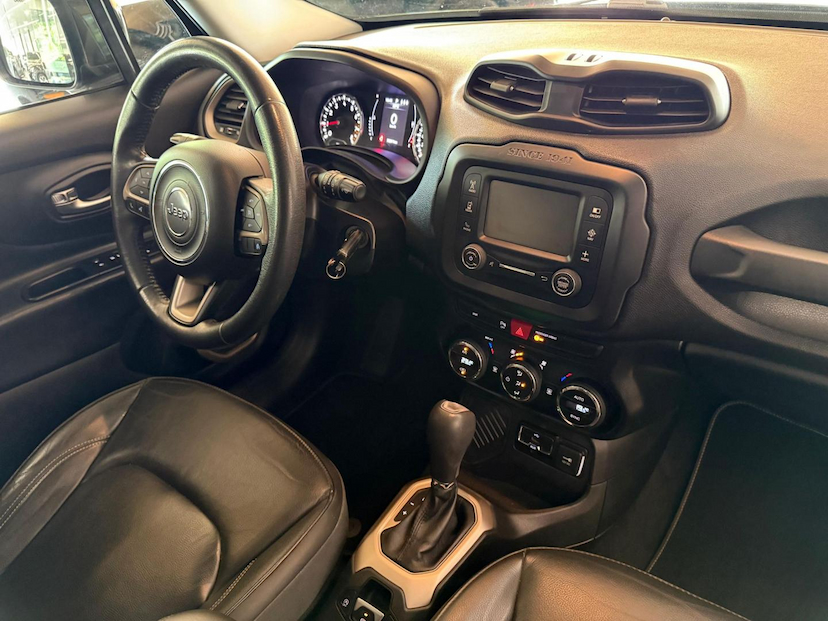 Foto do veículo JEEP RENEGADE  LNGTD AT 2018 73.011 KM 70.000,00