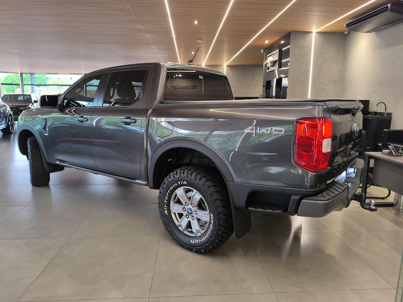 Foto do veículo FORD RANGER  XLSCD3D4A 2024 32.304 KM 239.000,00