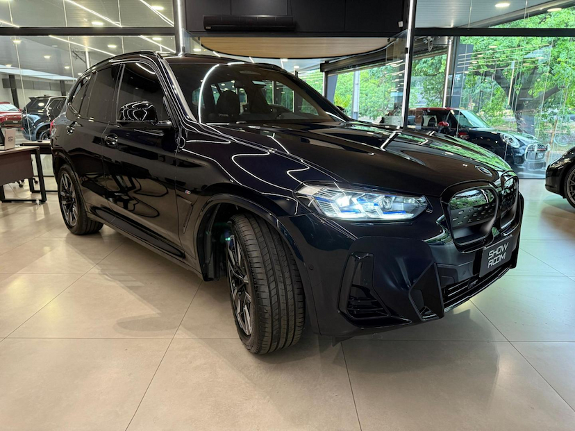 Foto do veículo BMW IX3  2023 17.749 KM 275.000,00