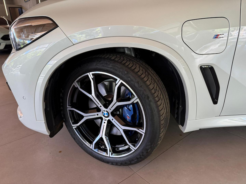 Foto do veículo BMW X5  XDRIVE45E 2021 59.905 KM 359.000,00