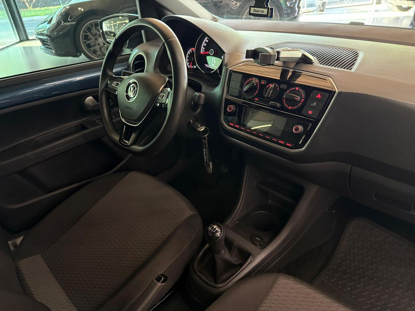 Foto do veículo VOLKSWAGEN UP  MOVE MDV 2018 34.350 KM 72.000,00