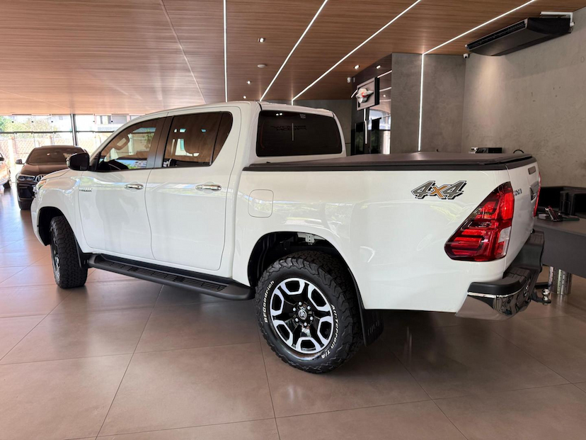 Foto do veículo TOYOTA HILUX  CDSRVA4FD 2024 40.580 KM 244.000,00