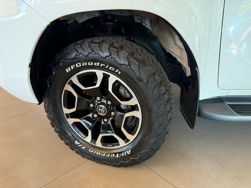 Foto do veículo TOYOTA HILUX  CDSRVA4FD 2024 40.580 KM 244.000,00