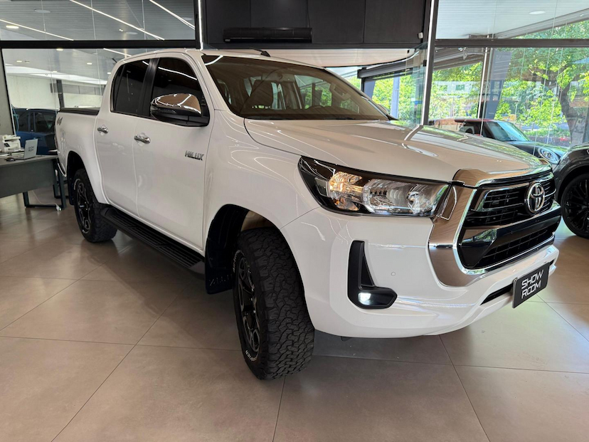 Foto do veículo TOYOTA HILUX  CDSRVA4FD 2024 40.580 KM 244.000,00
