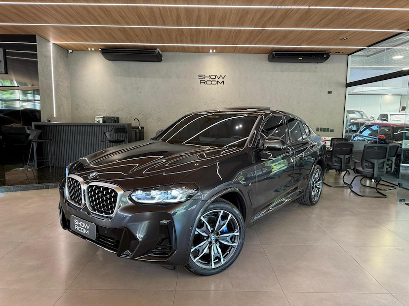 Foto do veículo BMW X4  XDRIVE30I 2025 4.390 KM 449.000,00