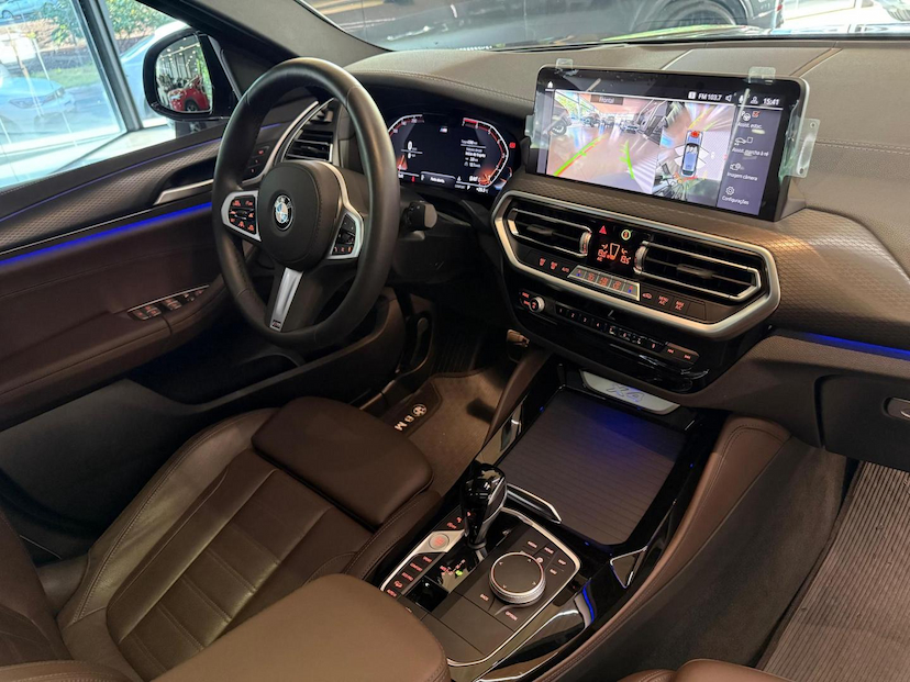 Foto do veículo BMW X4  XDRIVE30I 2025 4.390 KM 449.000,00
