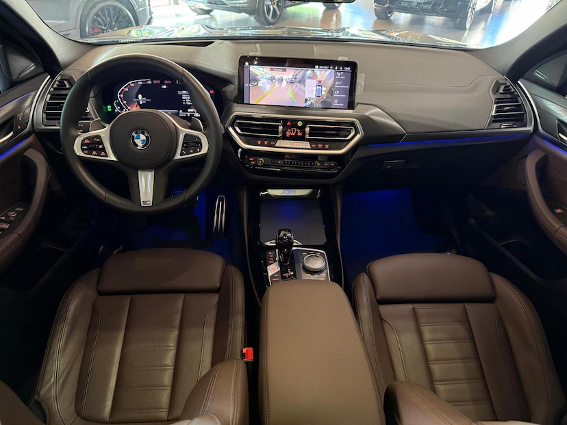 Foto do veículo BMW X4  XDRIVE30I 2025 4.390 KM 449.000,00