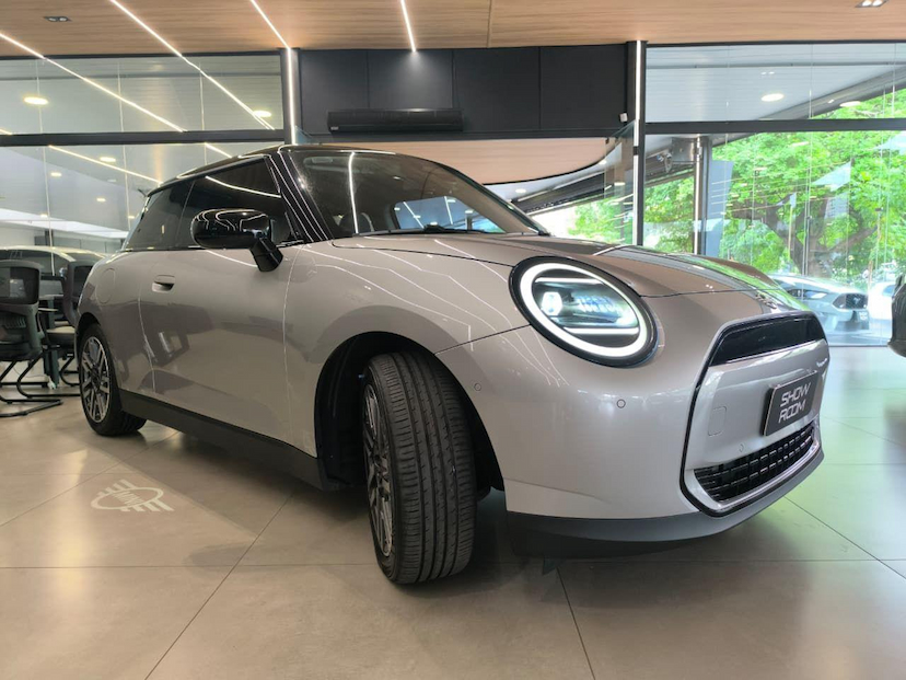 Foto do veículo MINI COOPER  E 2024 17.222 KM 169.000,00