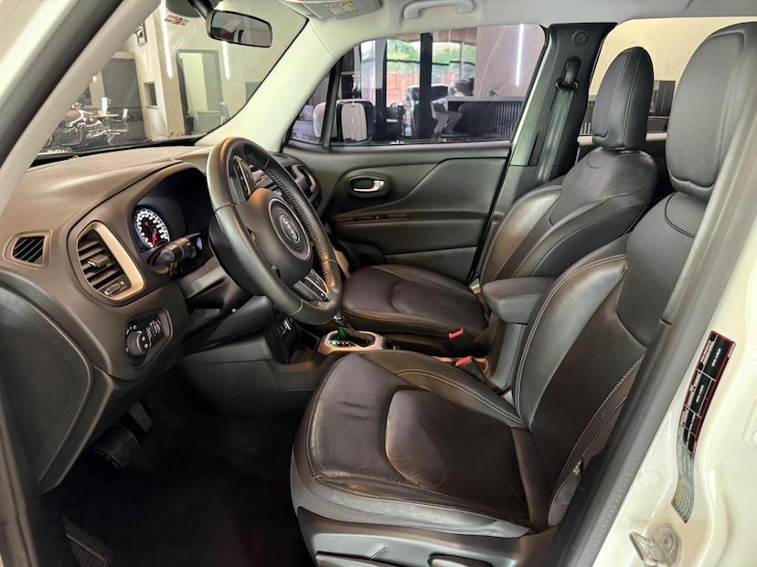 Foto do veículo JEEP RENEGADE  LNGTD AT 2016 36.993 KM 75.000,00