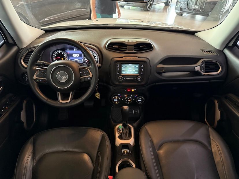 Foto do veículo JEEP RENEGADE  LNGTD AT 2016 36.993 KM 75.000,00