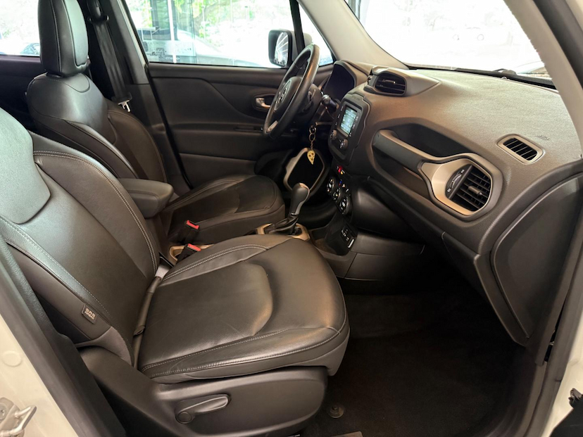 Foto do veículo JEEP RENEGADE  LNGTD AT 2016 36.993 KM 75.000,00