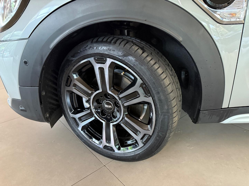 Foto do veículo MINI COUNTRYMAN  PHEV 2024 6.554 KM 249.000,00