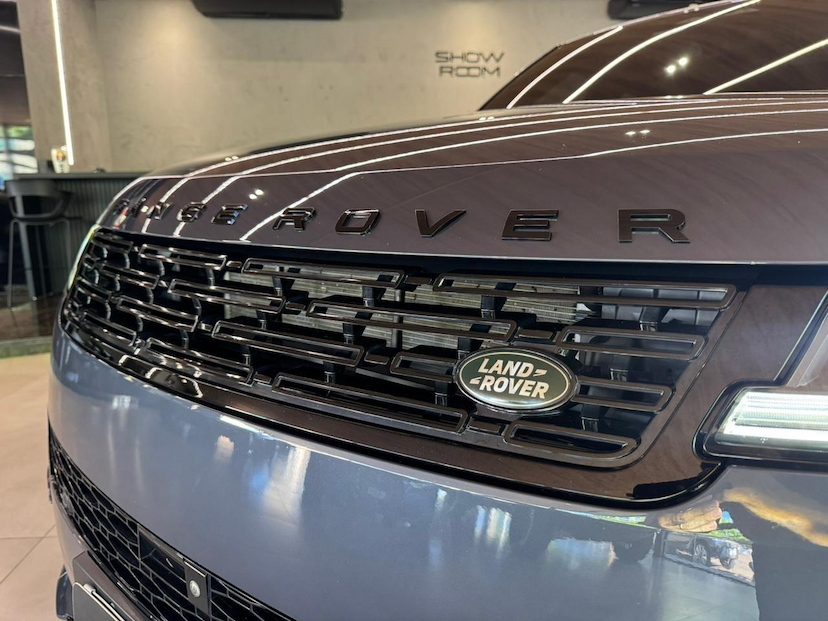 Foto do veículo LAND ROVER RANGE ROVER SPORT LR RRS P530 LE 2023 19.336 KM 809.000,00