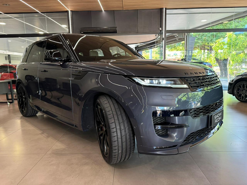 Foto do veículo LAND ROVER RANGE ROVER SPORT LR RRS P530 LE 2023 19.336 KM 809.000,00