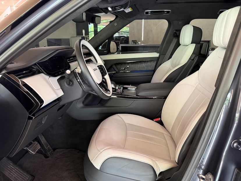 Foto do veículo LAND ROVER RANGE ROVER SPORT LR RRS P530 LE 2023 19.336 KM 809.000,00