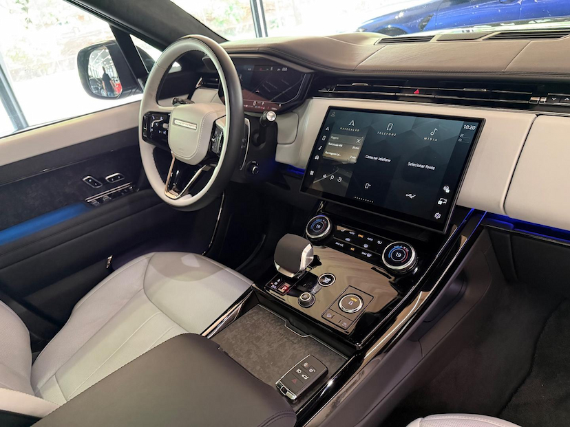 Foto do veículo LAND ROVER RANGE ROVER SPORT LR RRS P530 LE 2023 19.336 KM 809.000,00