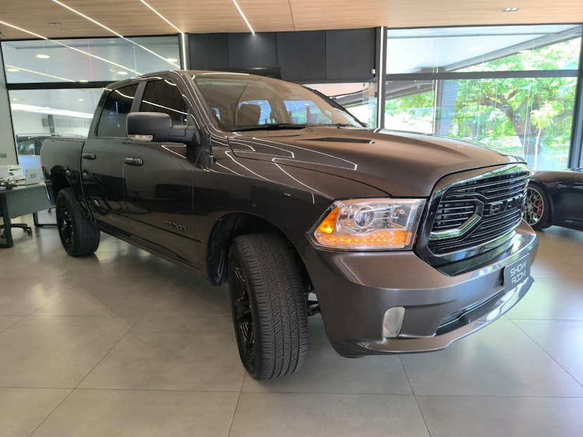 Foto do veículo RAM CLASSIC  LAIE 2023 21.300 KM 299.000,00