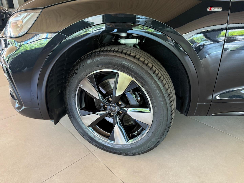 Foto do veículo AUDI Q5  SB P-HIBRIDO 2023 45.000 KM 279.000,00