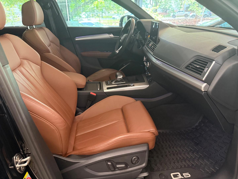 Foto do veículo AUDI Q5  SB P-HIBRIDO 2023 45.000 KM 279.000,00