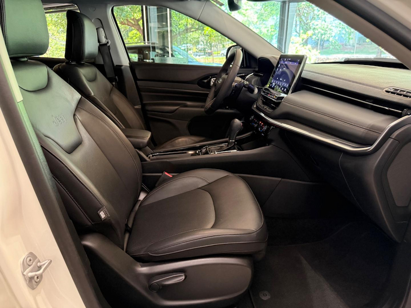Foto do veículo JEEP COMPASS  LIMITED TD 2023 25.971 KM 170.000,00
