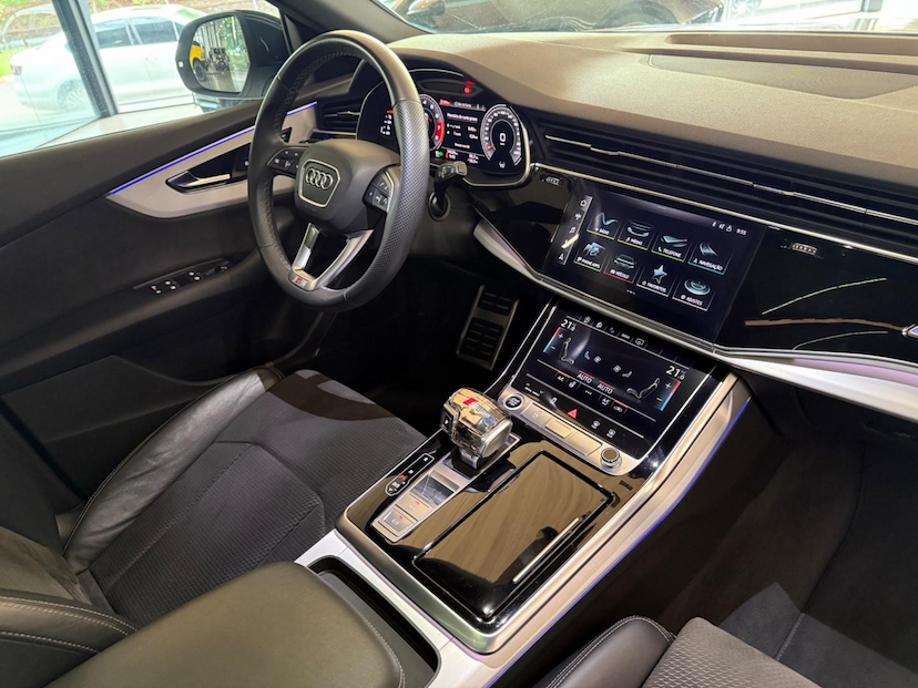 Foto do veículo AUDI Q8  3.0TFSI 2021 42.000 KM 339.000,00