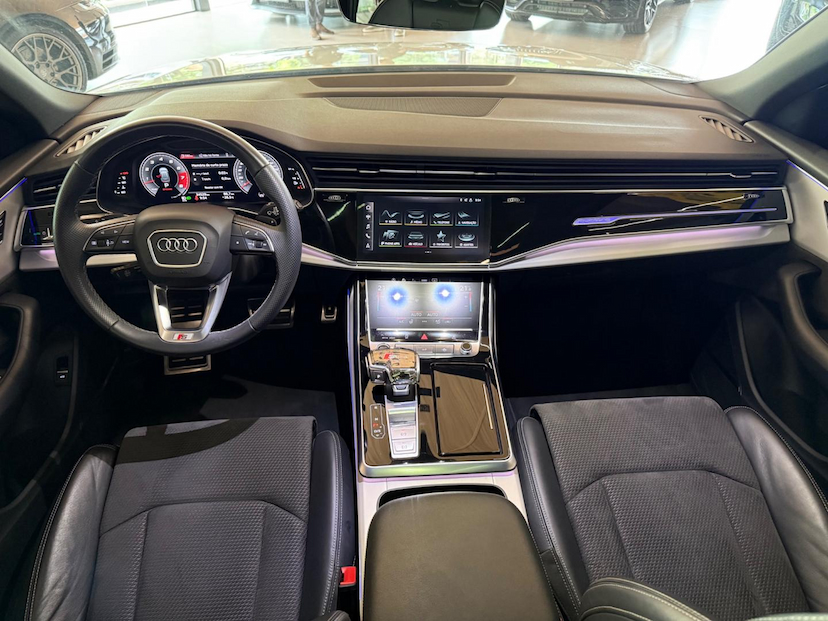 Foto do veículo AUDI Q8  3.0TFSI 2021 42.000 KM 339.000,00