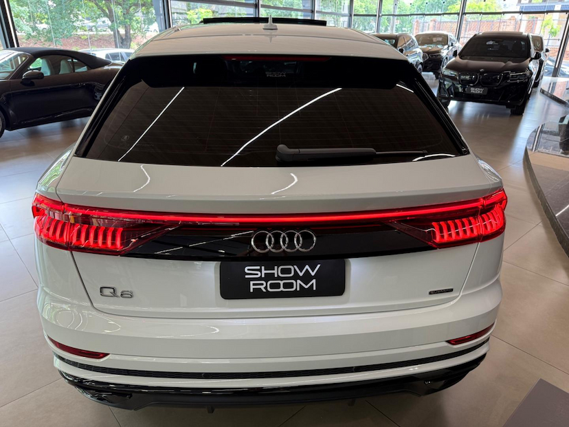 Foto do veículo AUDI Q8  3.0TFSI 2021 42.000 KM 339.000,00