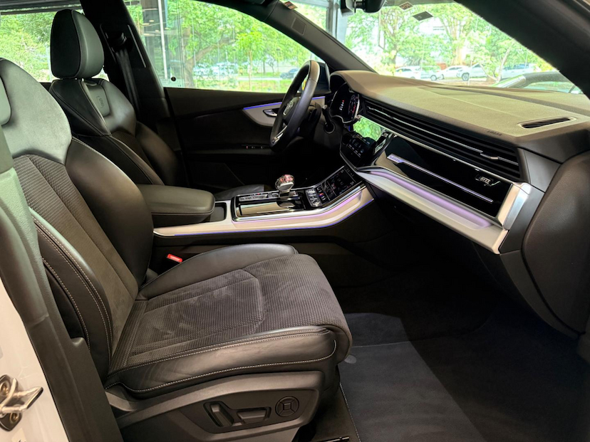 Foto do veículo AUDI Q8  3.0TFSI 2021 42.000 KM 339.000,00