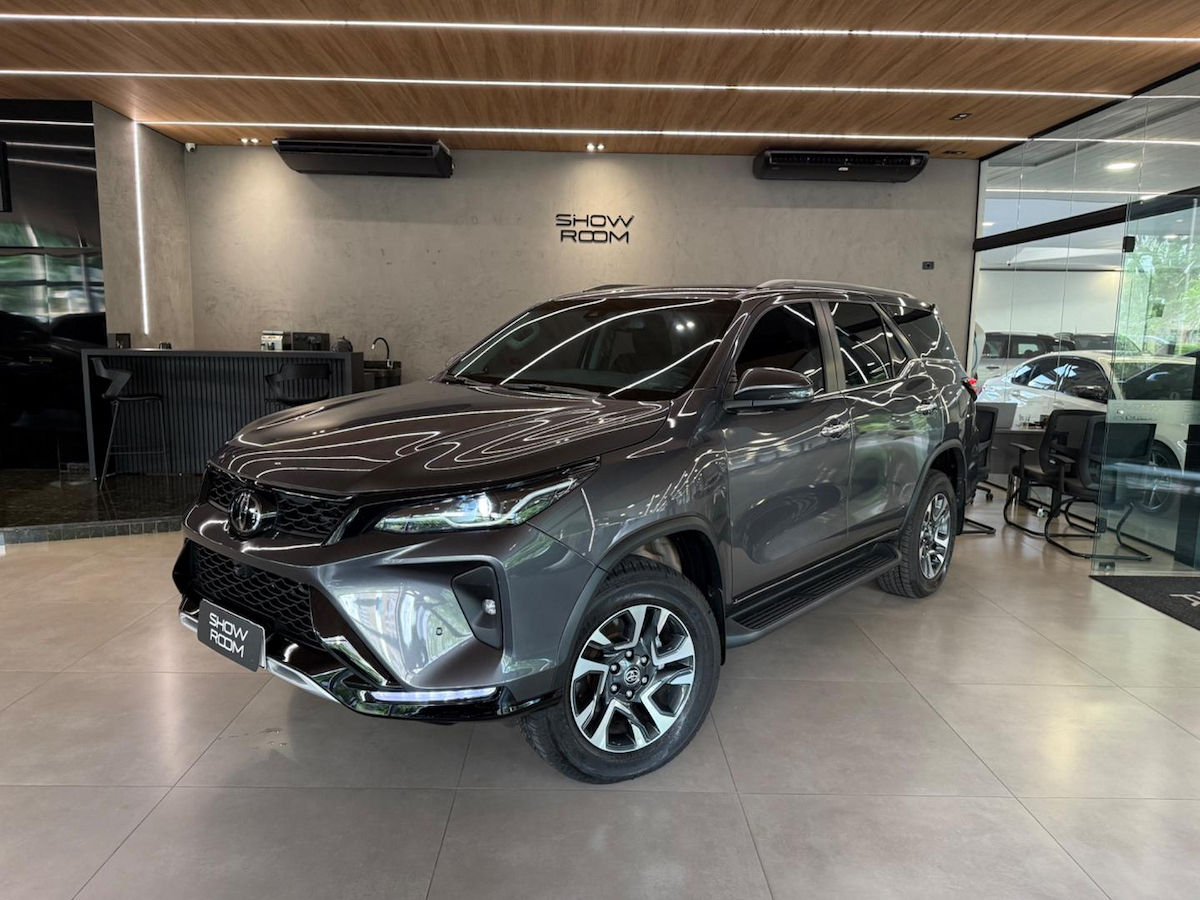 Foto do veículo TOYOTA HILUX  SWSRXA4RD 2025/2025 7.500 KM R$ 410.000,00